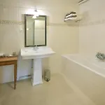 Le Prieure 4* Суйак