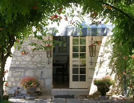 לינה וארוחת בוקר Le Prieure