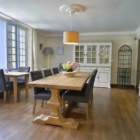 לינה וארוחת בוקר Le Prieure סווילאק